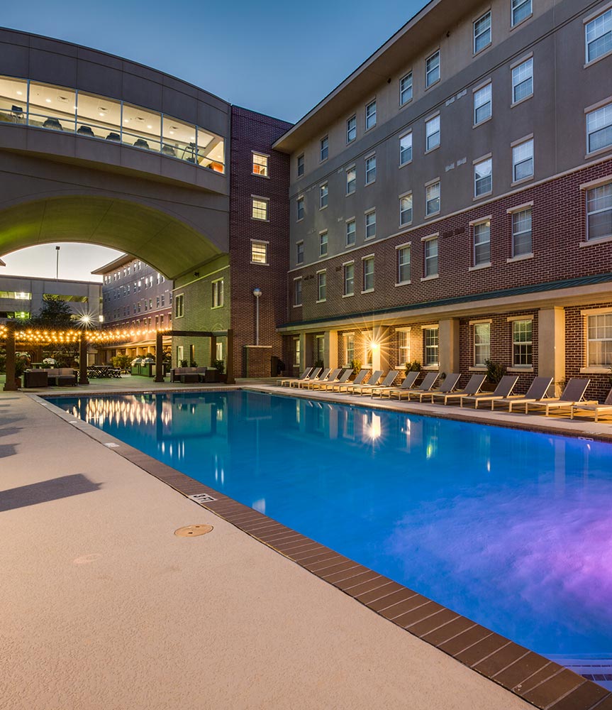 outdoor swimming pool at texas a&m apartment complex